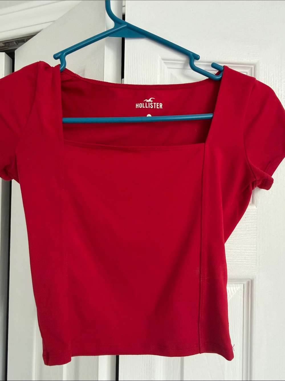 Hollister Red Square-Neck Short Sleeve Crop Top